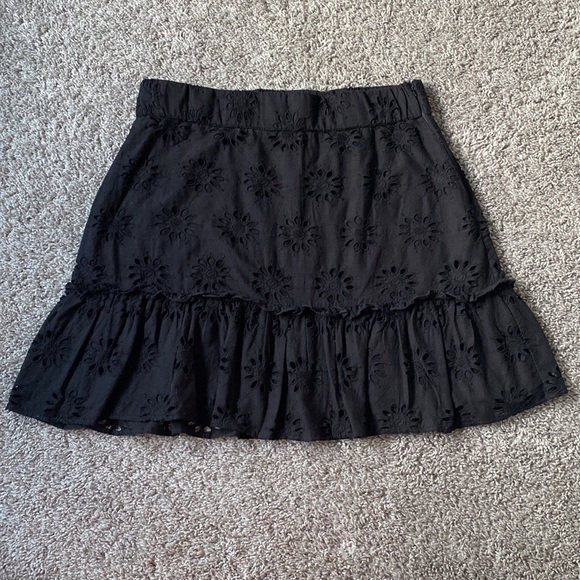 Zara Dresses & Skirts - Zara Embroidered Floral Skirt